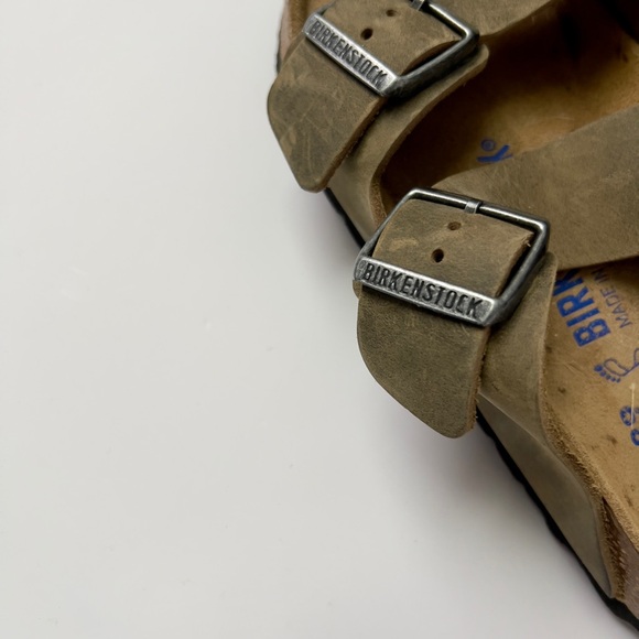 Birkenstock faded khaki Sandals - Picture 2 of 6